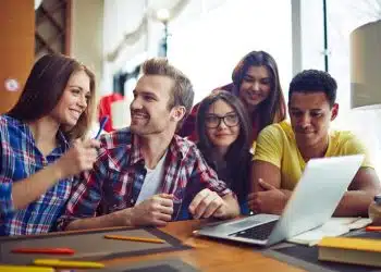 Pourquoi choisir une formation en l’alternance sur La Poste